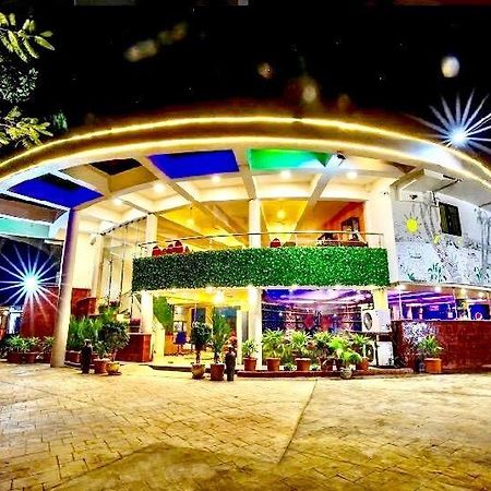 The Center Court Resort & Spa Varca Exterior photo