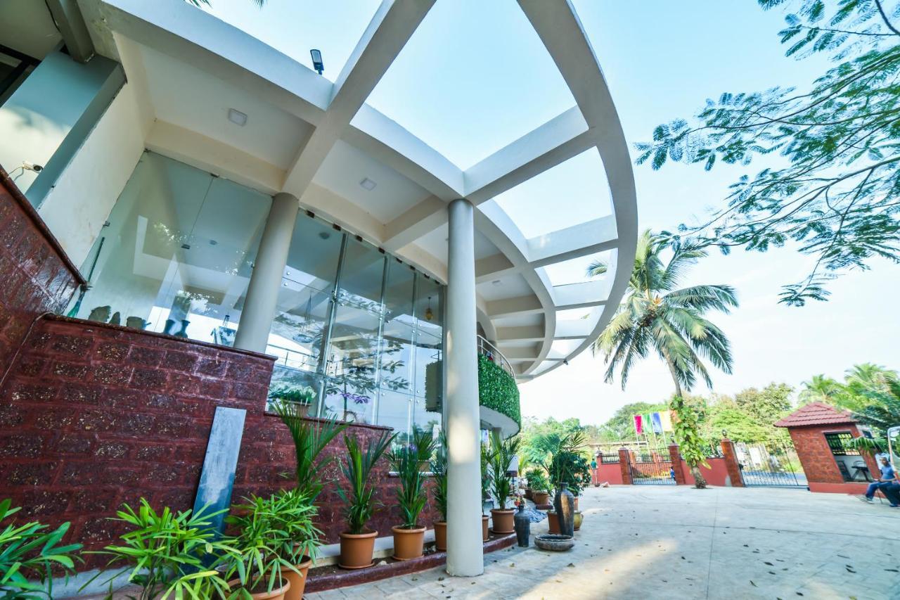 The Center Court Resort & Spa Varca Exterior photo