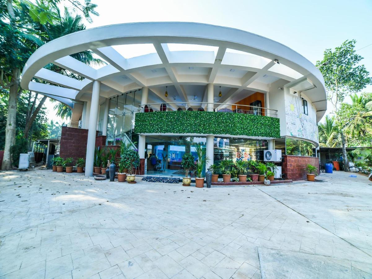 The Center Court Resort & Spa Varca Exterior photo