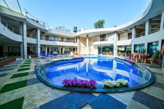 The Center Court Resort & Spa Varca Exterior photo